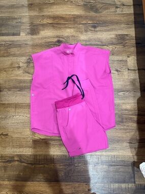 Figs Hot Pink rafella medium  Scrub Top with joggers MP
